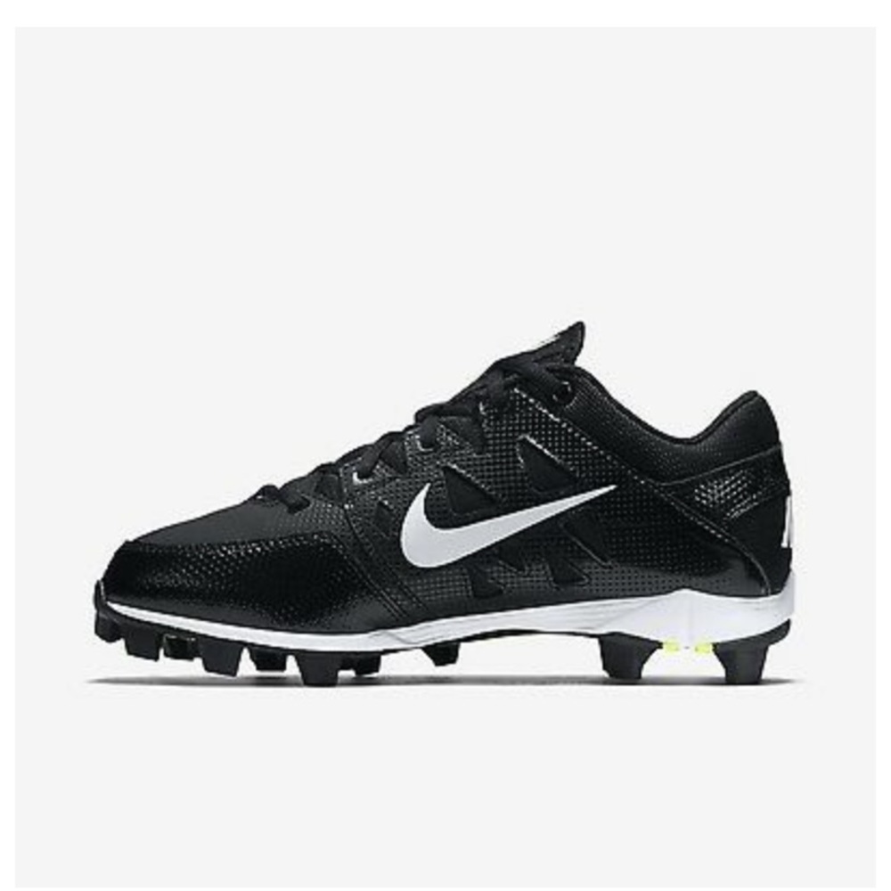 Nike Hyperdiamond women’s softball cleats